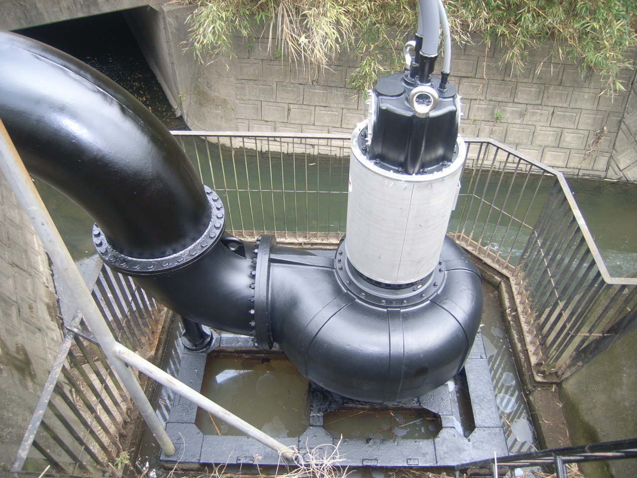 水陸両用型水中ポンプ（特許製品）