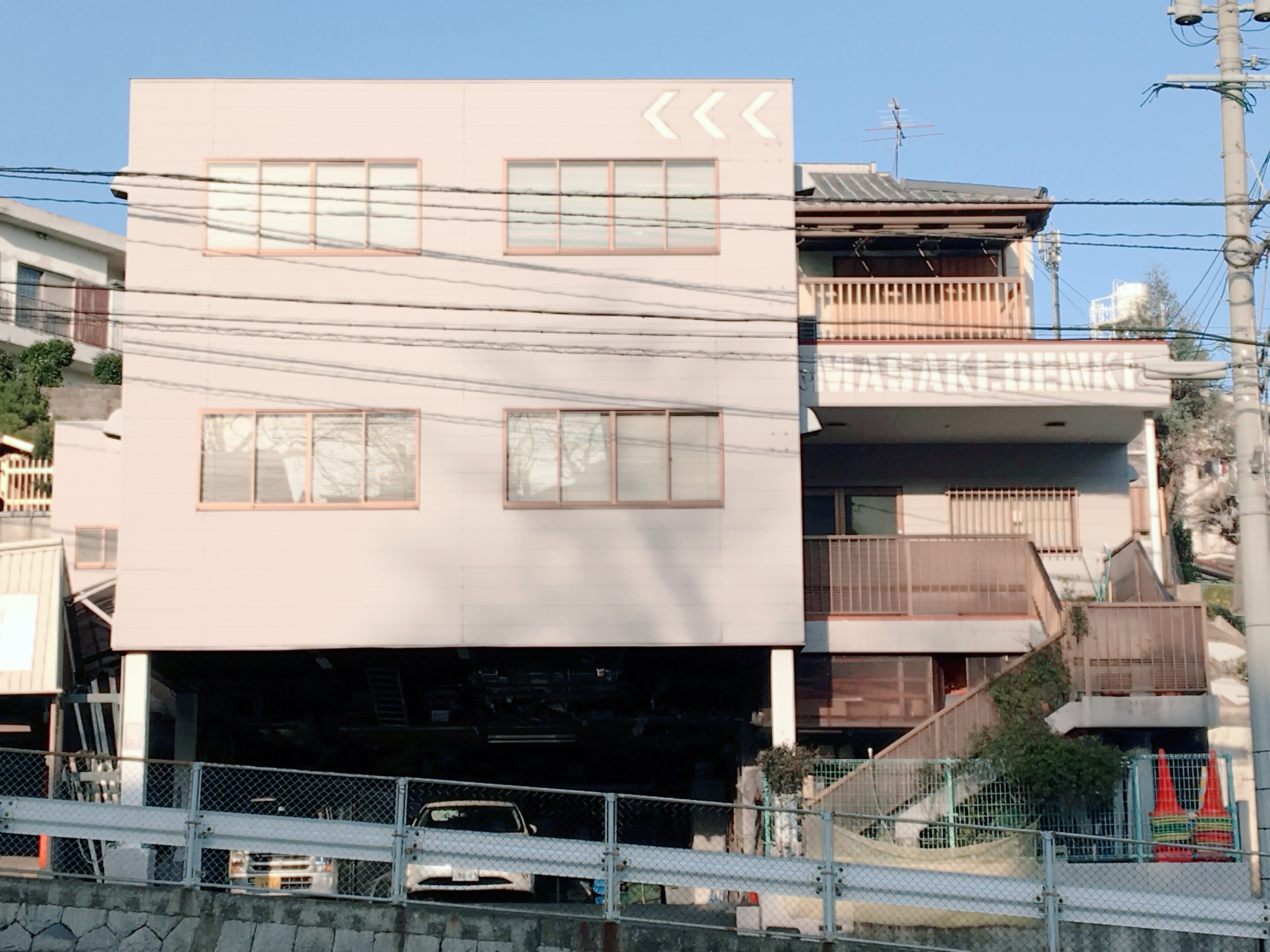 社屋外観