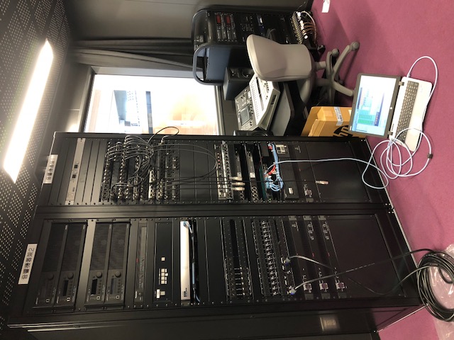 音響設備の施工状況
