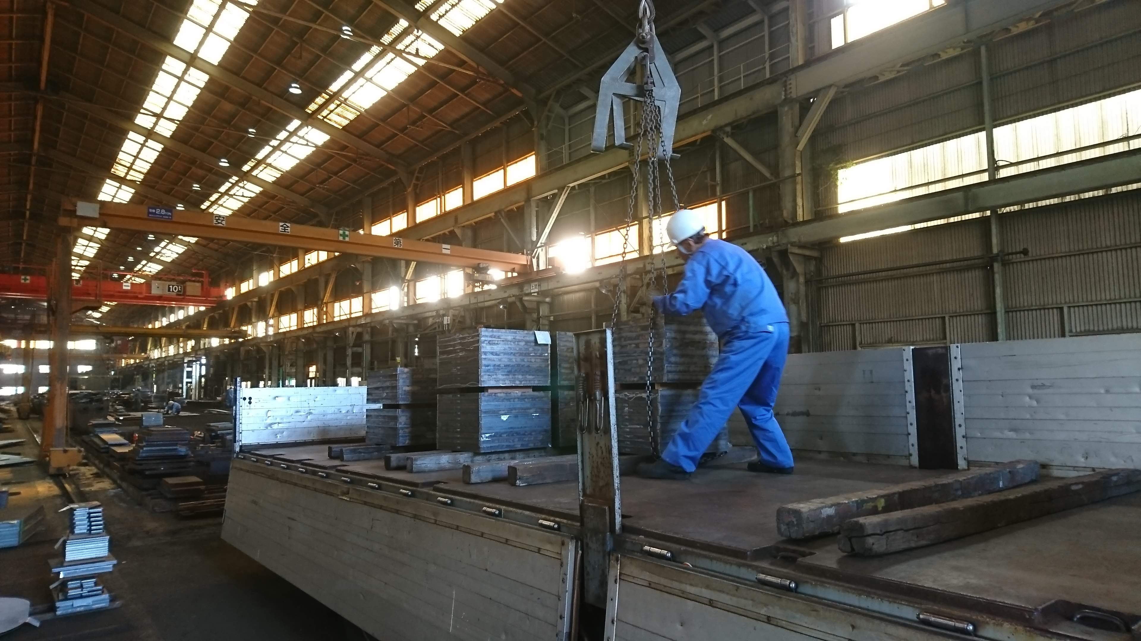 皆で協力して日々の仕事を頑張っています。