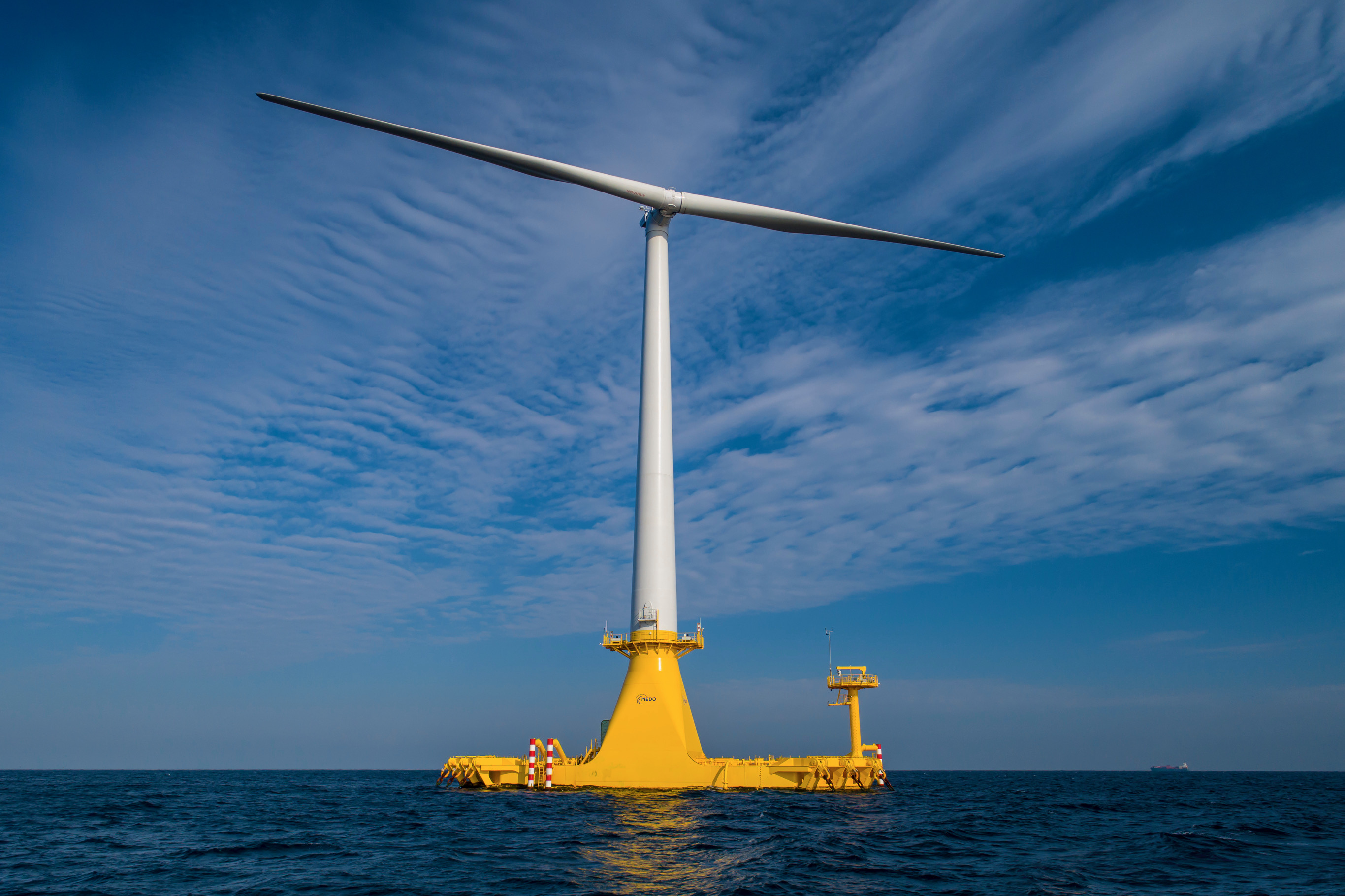 ひびき灘沖浮体式洋上風力発電所