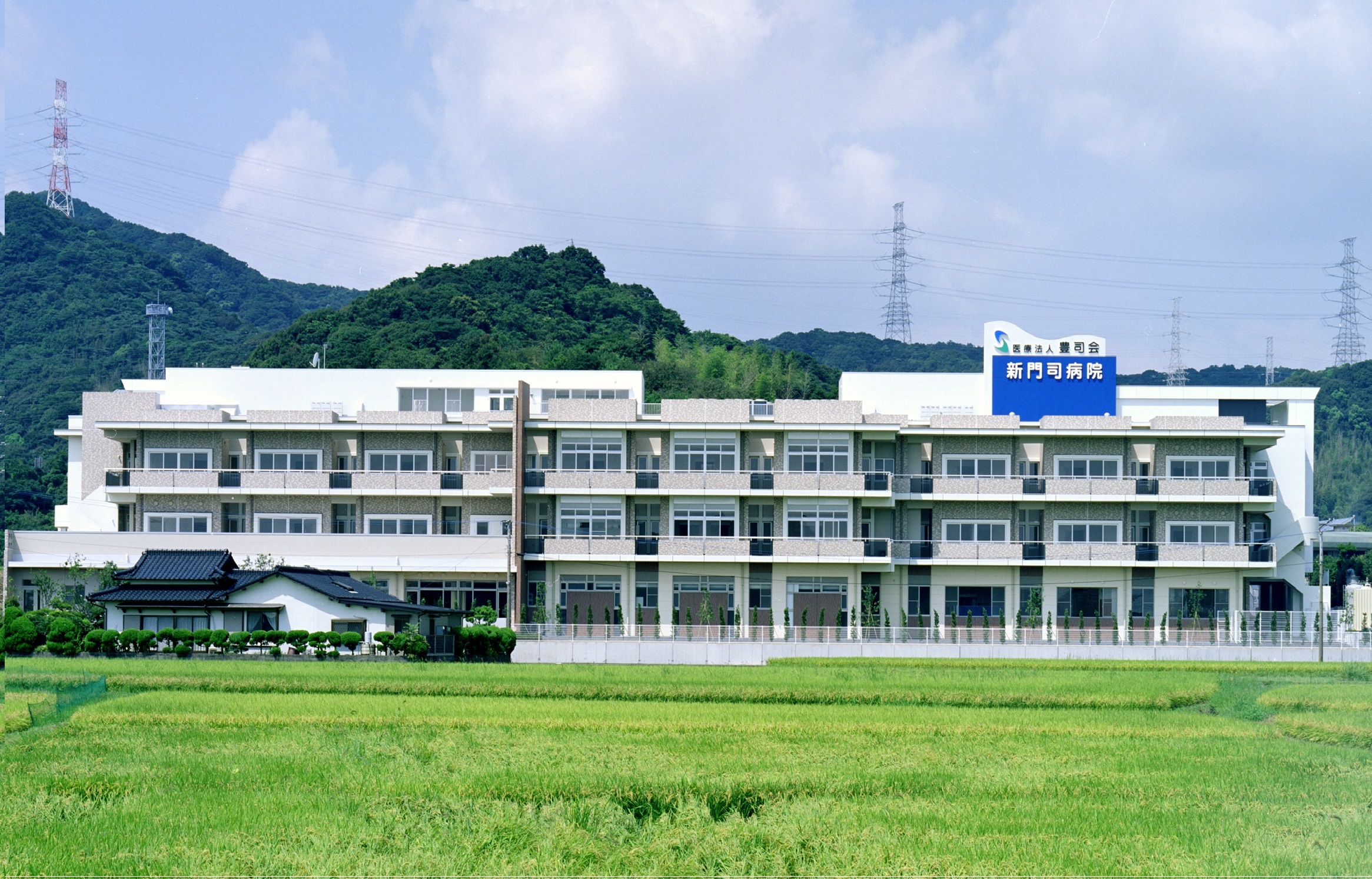 自然に囲まれた緑豊かな当院