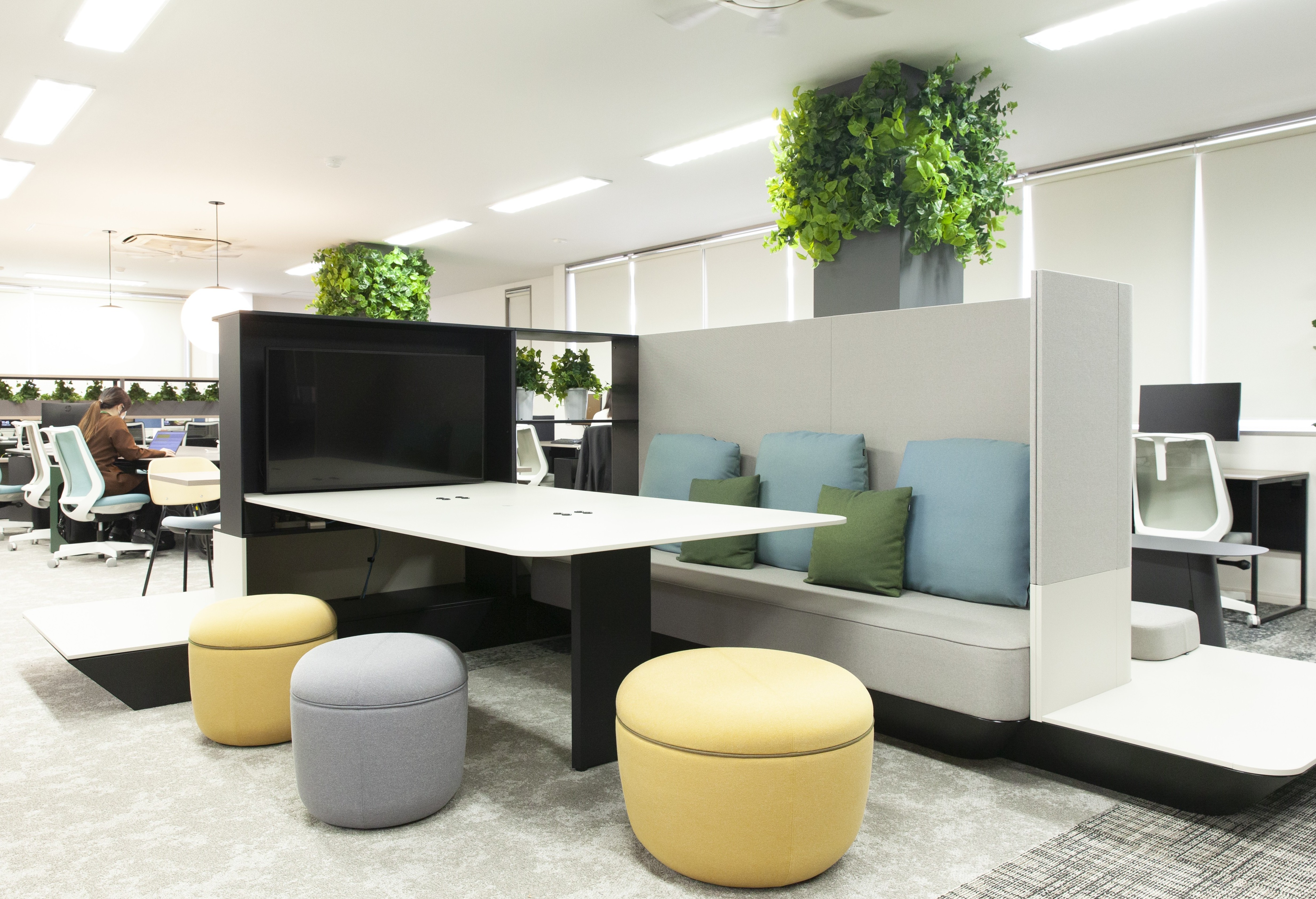 業務フロアをリニューアル！