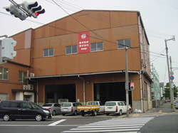 耐火煉瓦を組合せ完成した炉の造形美